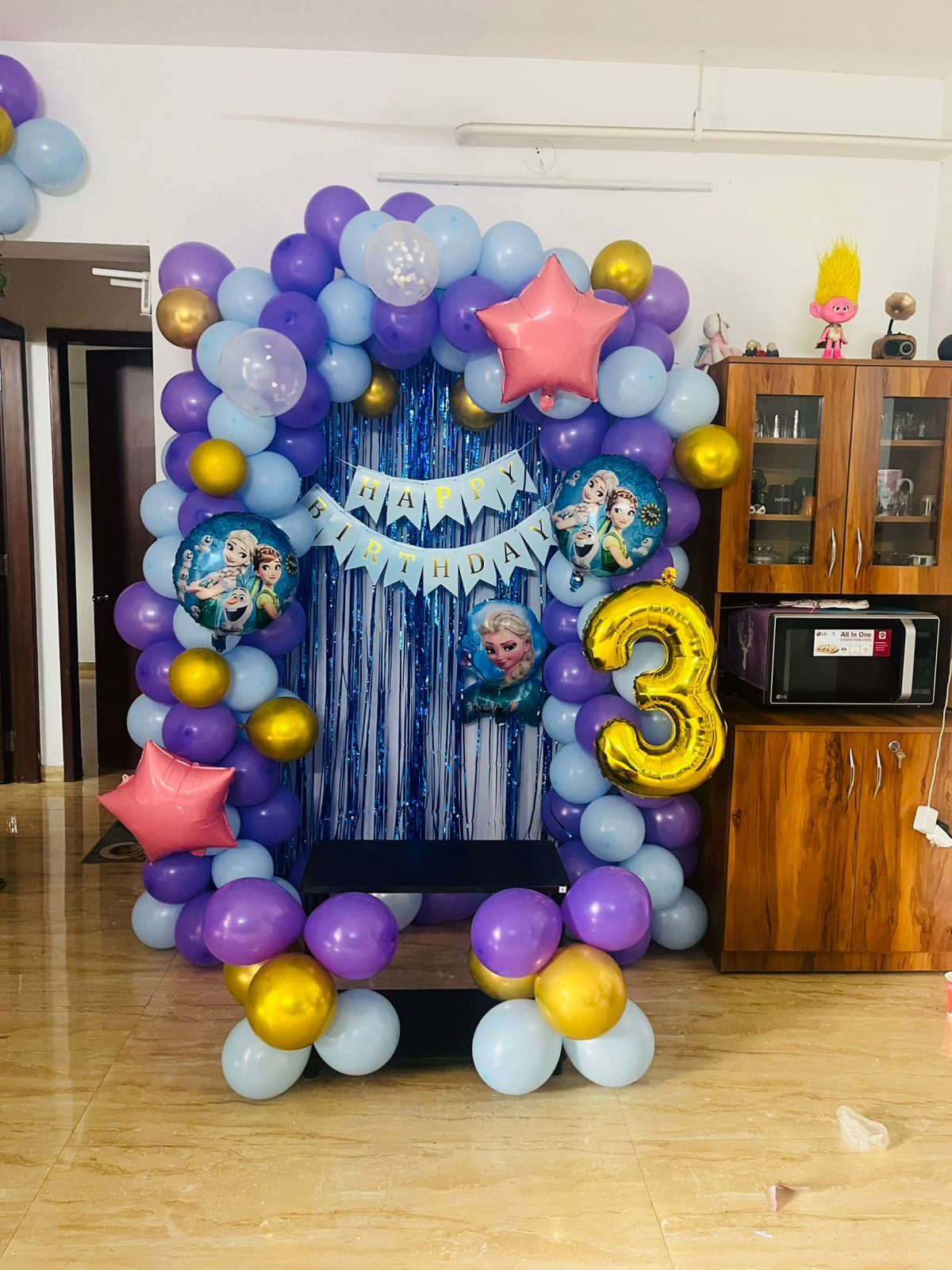 Frozen theme birthday balloon decoration 